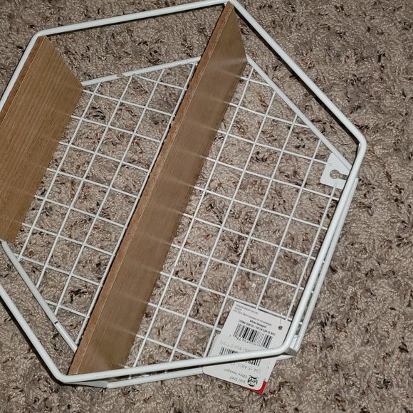 Wire Shelf - Picture 2 of 2